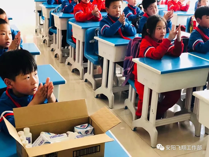 教孩子们正确洗手