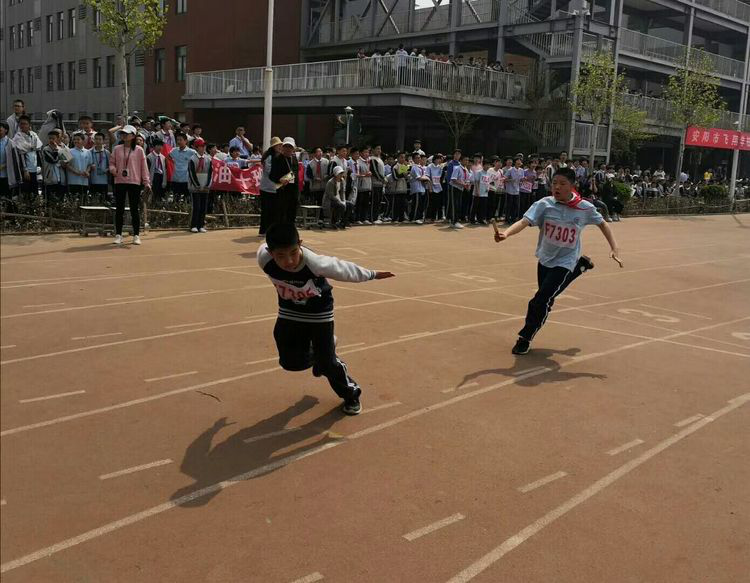 春意盎然少年心 赛场逐梦卷风云 －－安阳市飞翔学校第三届田径运动会成功举办