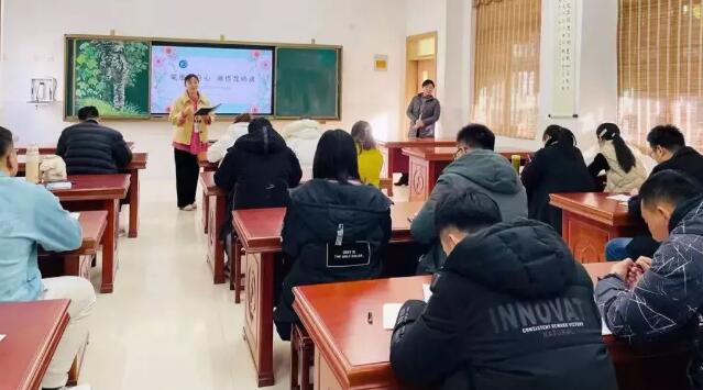 笔墨凝丹心 撇捺显师魂——安阳市飞翔学校小学部综合组教研活动纪实