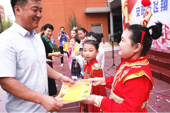 2019-10-14_唱诵抒发爱国情   同心共筑中国梦——安阳市飞翔学校举行第四届“庆国庆”唱诵会2575
